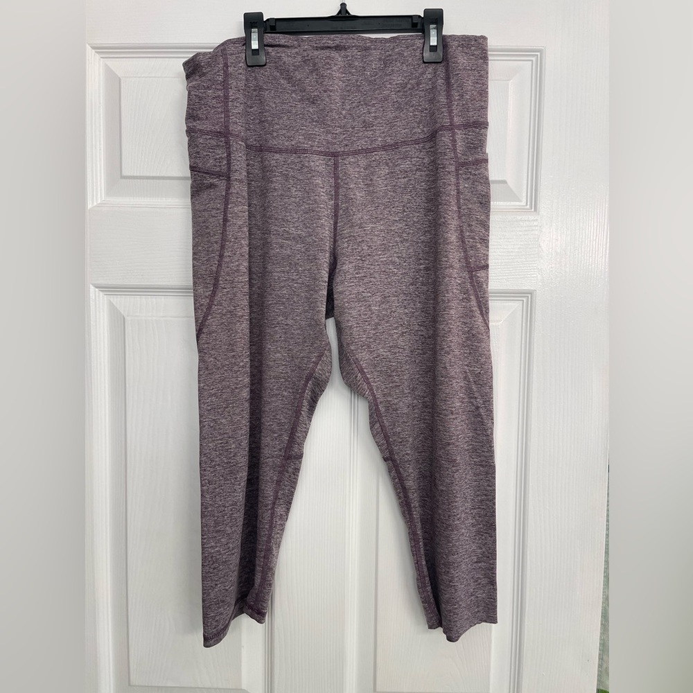 🍇Women’s Champion Capri Leggings